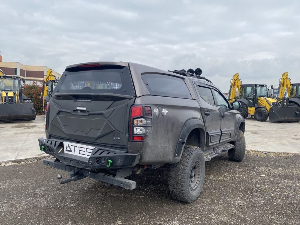 L200 Camlı Kabin
